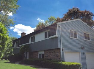 238 Oxford Ave, Clarendon Hills, IL 60514