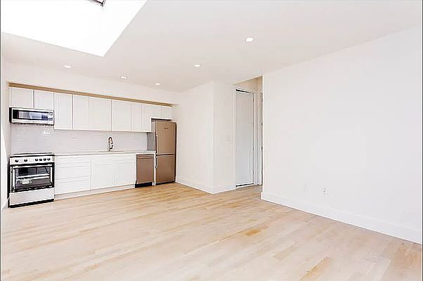 1st image of 630 Hudson St APT 3R