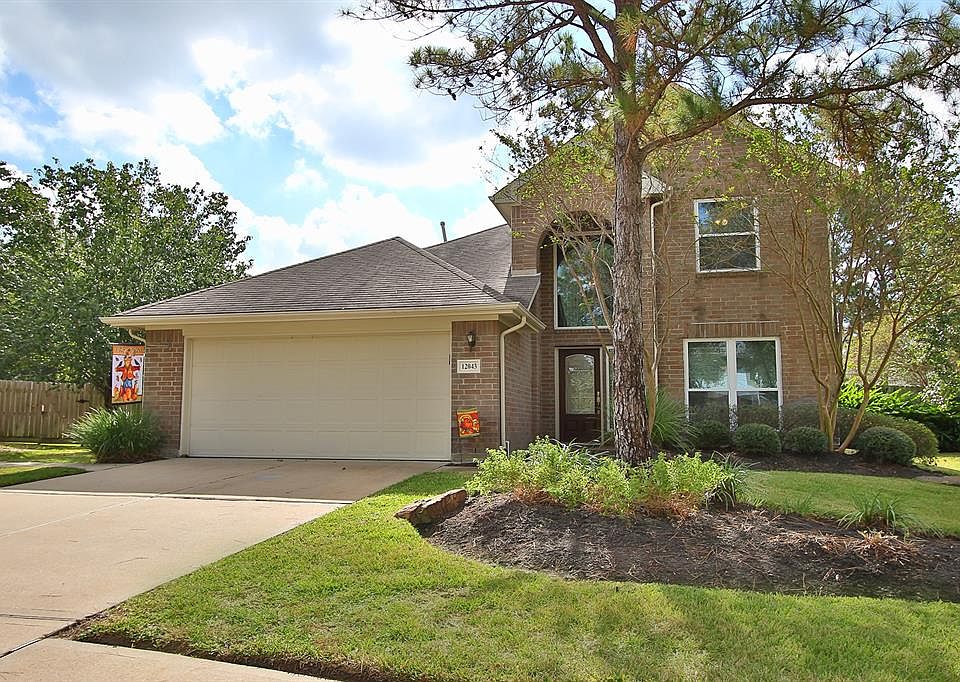1st image of 12043 Thornecrest Dr
