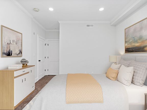 5th image of 128 Longwood Ave #Penthouse