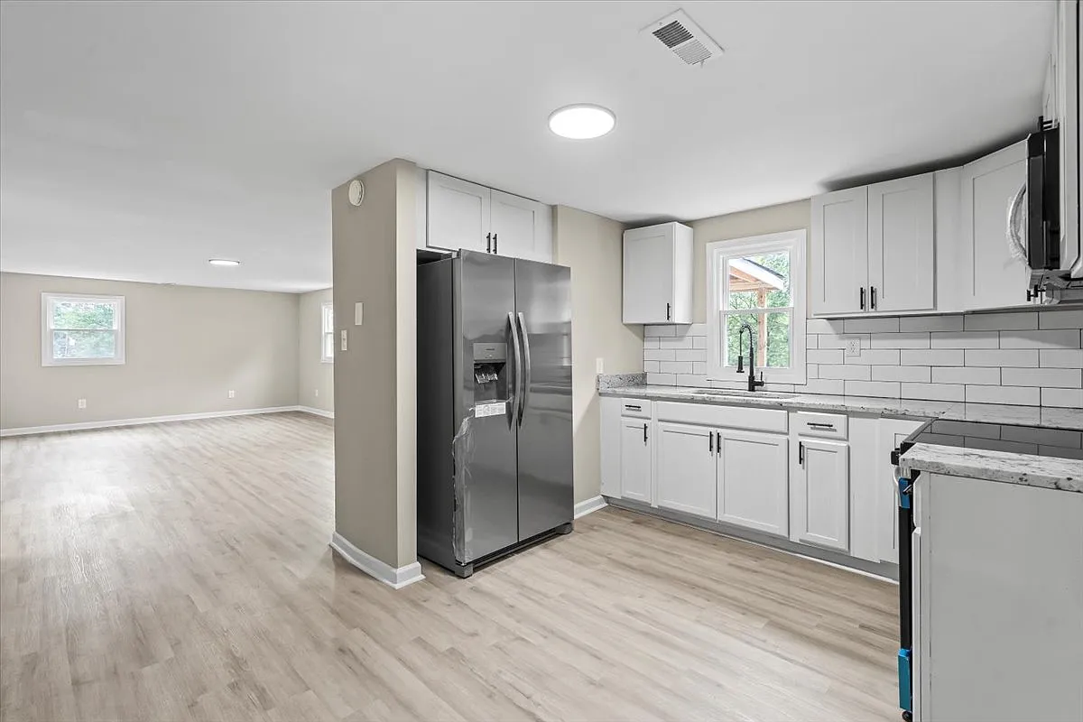 2 bed, 910 sqft, $1,300 — Photo 4