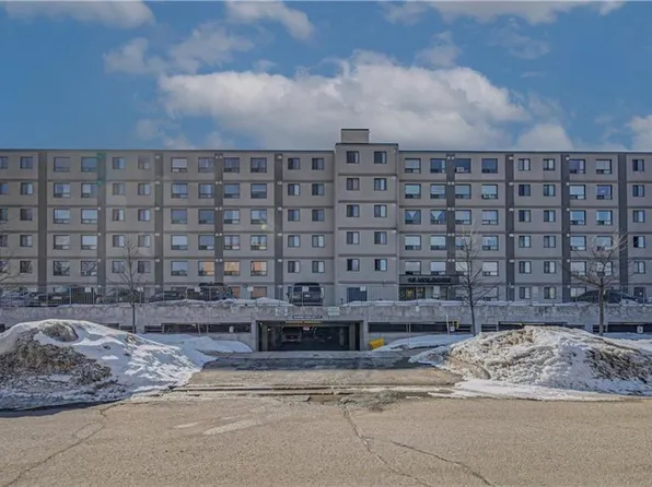 18 Holborn Ct #610, Kitchener, ON N2A 4A1