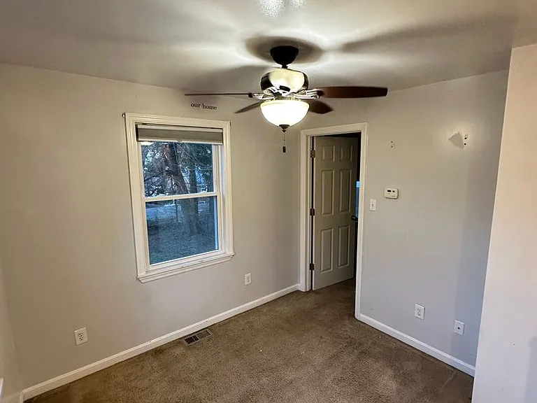 3013 Glendale Ave — Photo 10