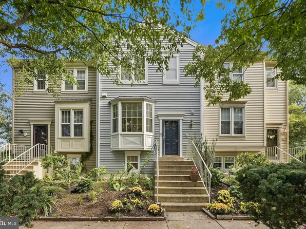 29 Fendall Ave, Alexandria, VA 22304