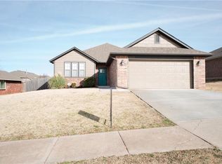 2013 SE 6th St, Moore, OK 73160