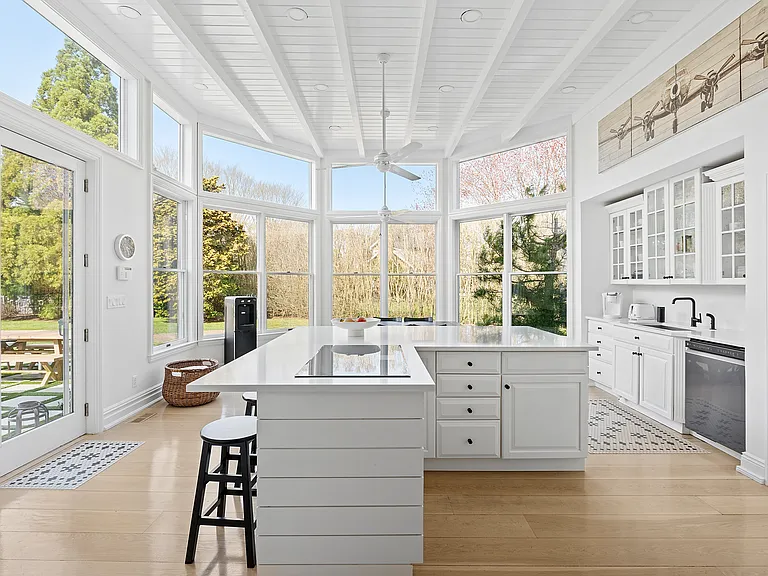 14 Swans Neck Ln — Photo 6