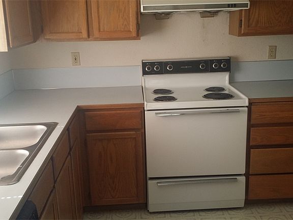 5th image of 10327 8th Ave NE