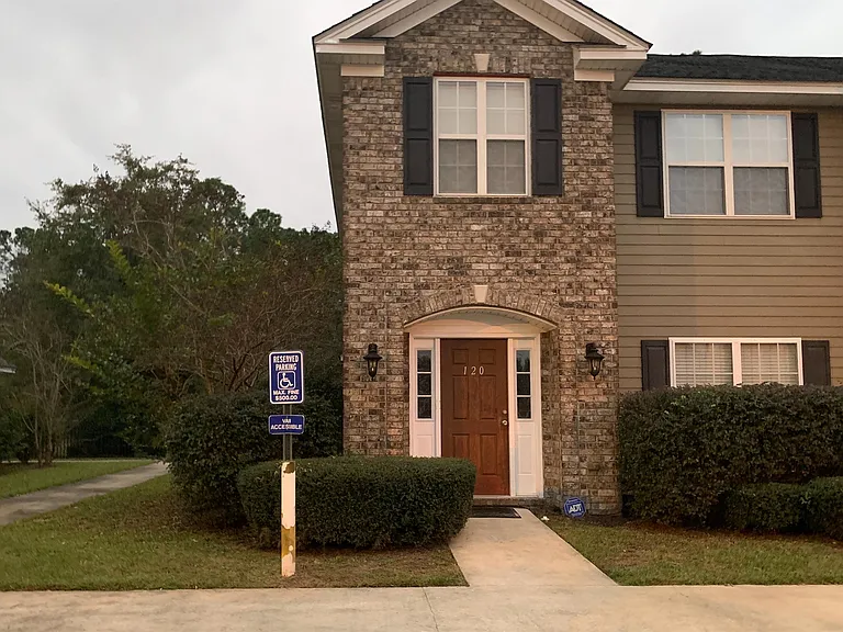 120 Caswell Ct — Photo 1