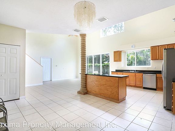 4th image of 1540 NE 35th St