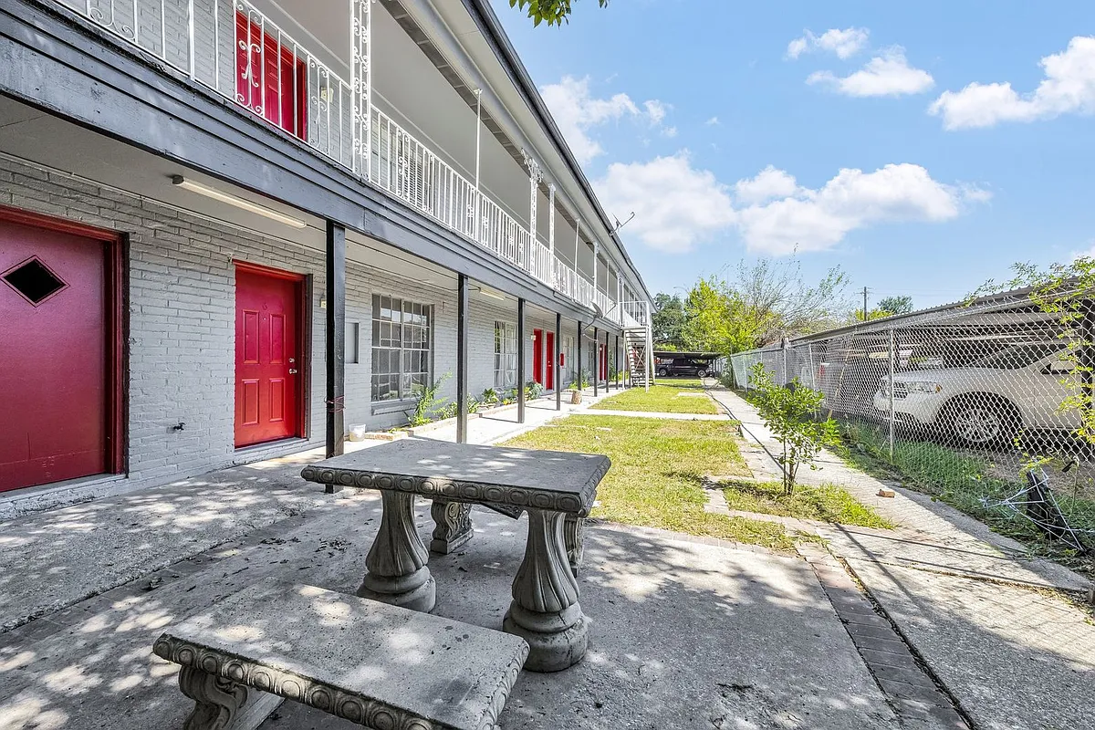 Building Photo - 3040 Golfcrest Blvd #11