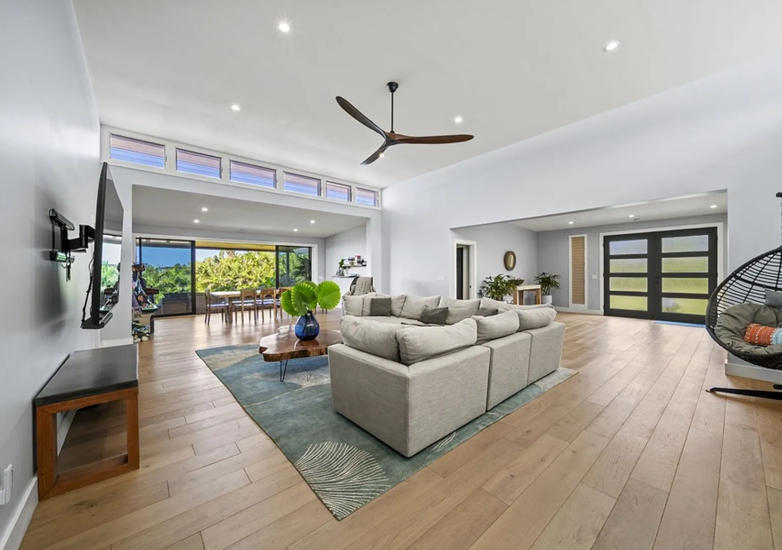 Gorgeous Remodeled Home w/ Private Hot Tube & Ocean Views: Hale Mahina — Photo 2