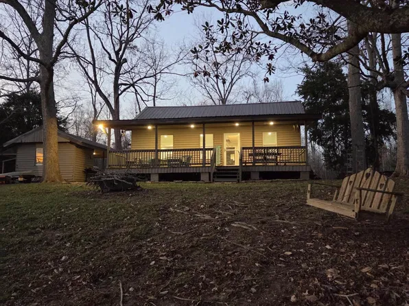 3587 Parhams Rd, Jonesville, LA 71343