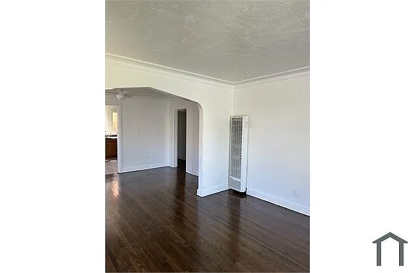Building Photo - 3822 W 59th St