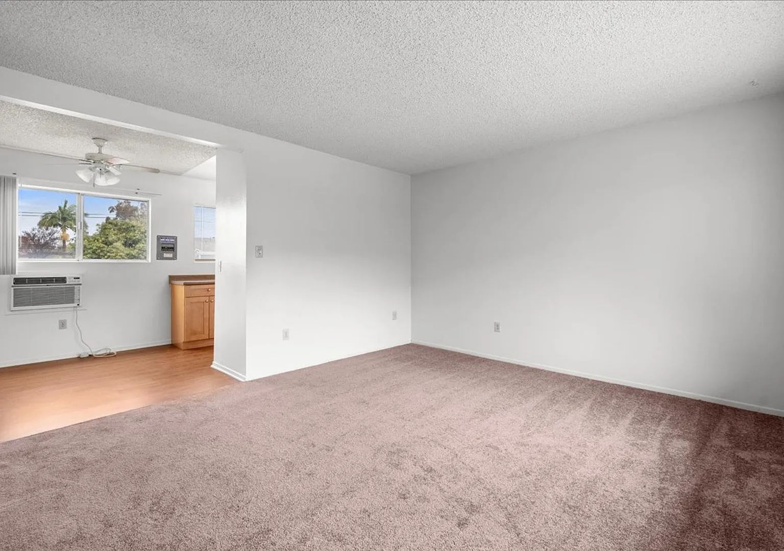 Tally Ho Apartments — Photo 2