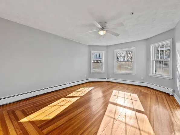 75 Dennis St APT 3, Attleboro, MA 02703