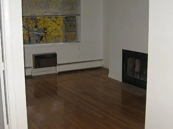48 Evergreen St #32 — Photo 14