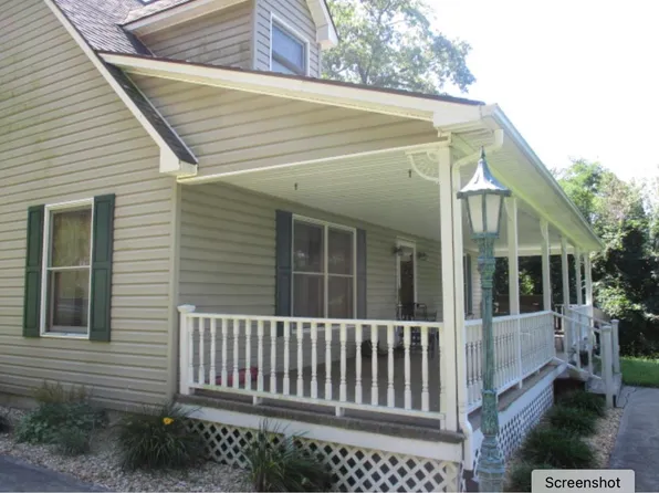 1607 Doe Creek Rd, Pembroke, VA 24136