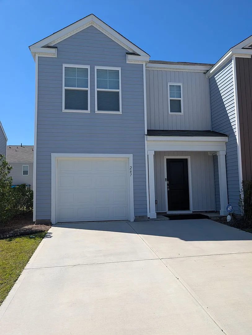 Beautiful Moncks Corner Townhome — Photo 1