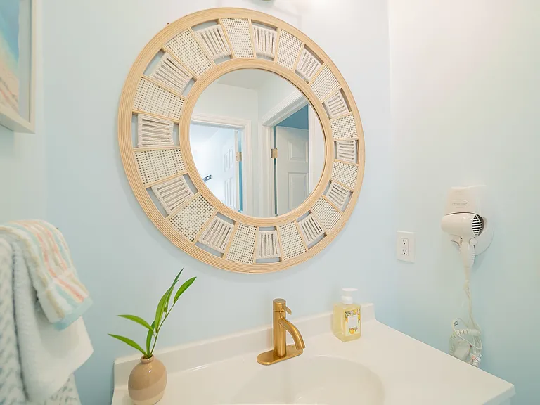 1332 Longwood St #2 — Photo 21