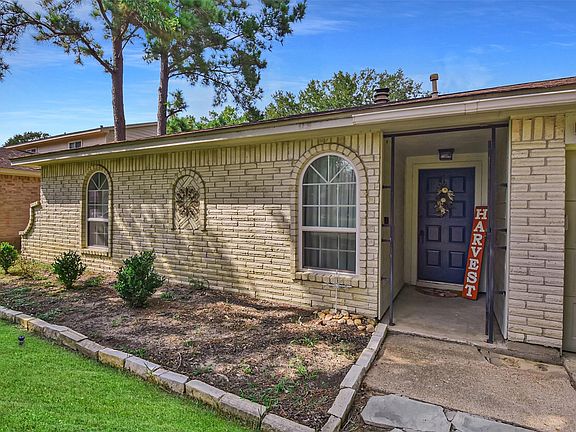 3rd image of 16218 Cypress Valley Dr