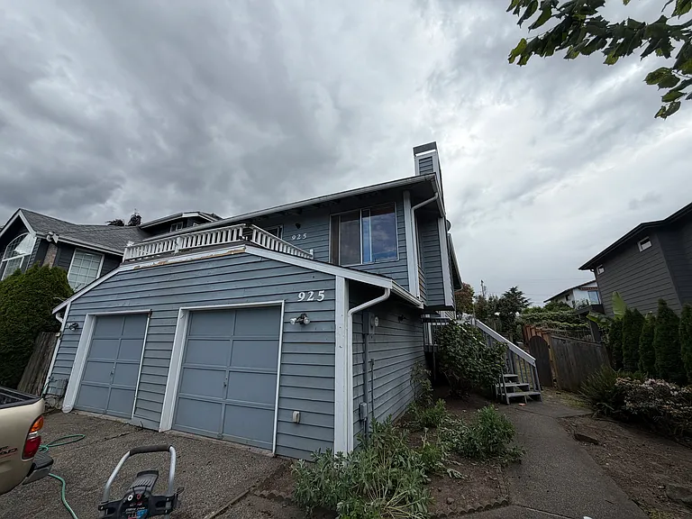 925 N 33rd St — Photo 2