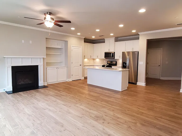 116 Addison Way — Photo 2