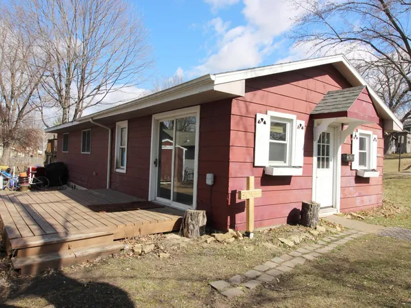 541 E Maple St, River Falls, WI 54022