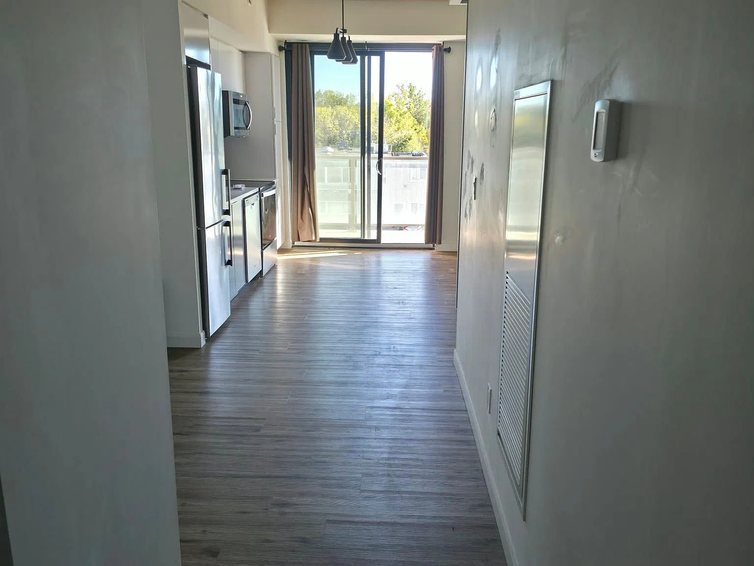 2 bed, $1,650 — Photo 3