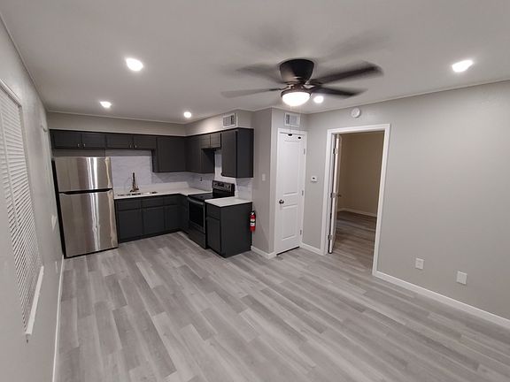 5th image of 716 W Avenue I #11362484