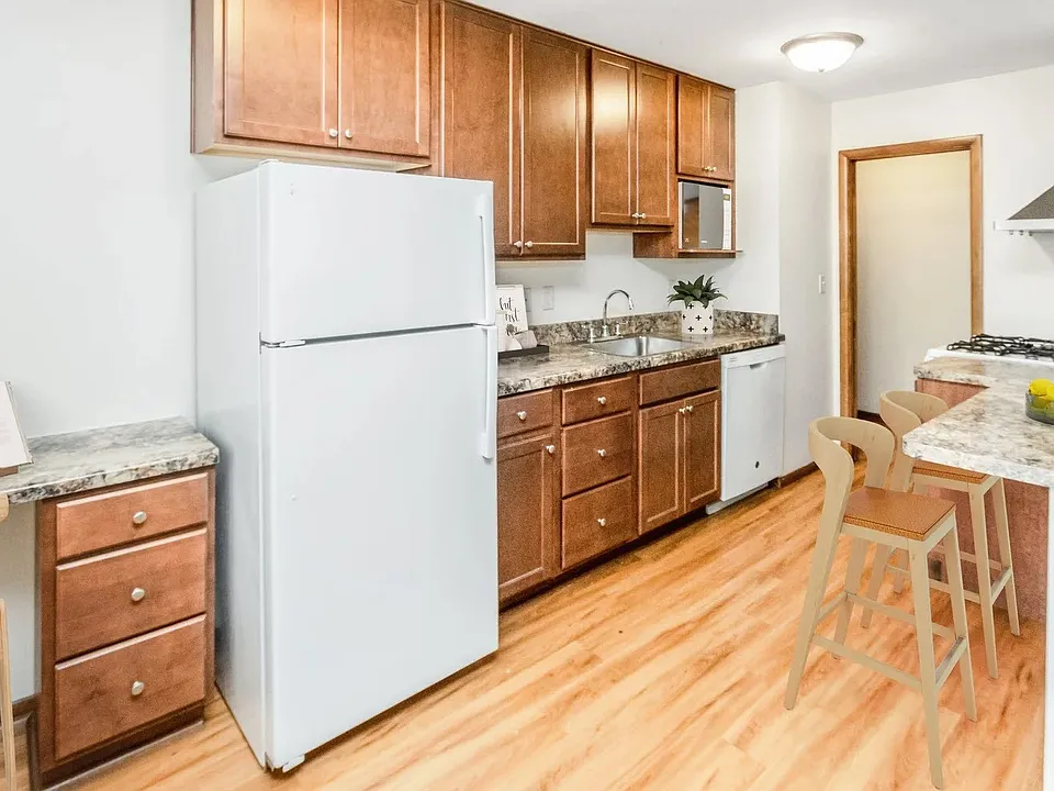 Welcome to Central Lakes of Uptown, where modern amenities meet comfort. Enjoy a well-equipped kitchen featuring stylish cabinetry and ample space for dining. Perfect for your next chapter. Schedule your tour today and see your new home!