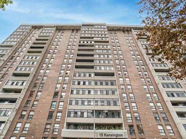 15 Kensington Rd, Brampton, ON