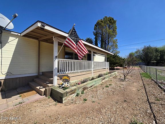 3rd image of 2830 S CYPRESS Drive