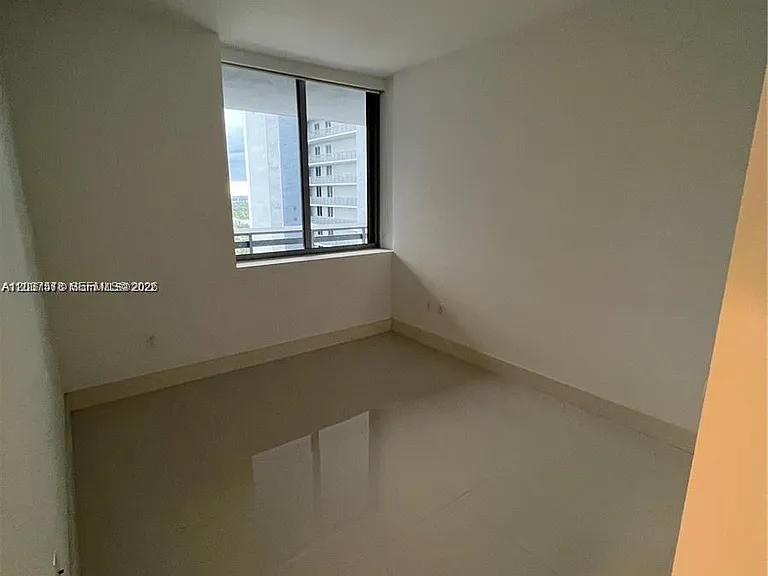 16385 Biscayne Blvd #3019 — Photo 9