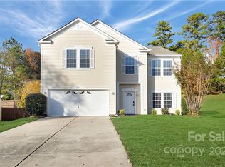 3221 Bamburgh Ct, Charlotte, NC 28216