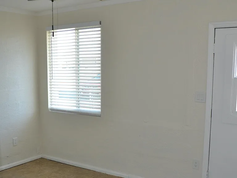 2185 W Ohio St — Photo 4