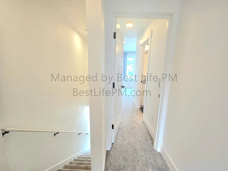310 NE 58th Ave — Photo 15