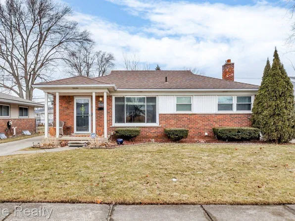 22949 Lingemann St, Saint Clair Shores, MI 48080