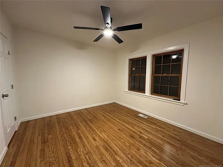 1235 S Gary Pl — Photo 35