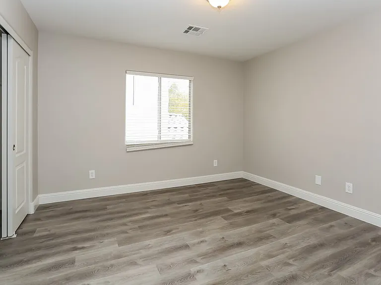 9007 Snowtrack Ave — Photo 12