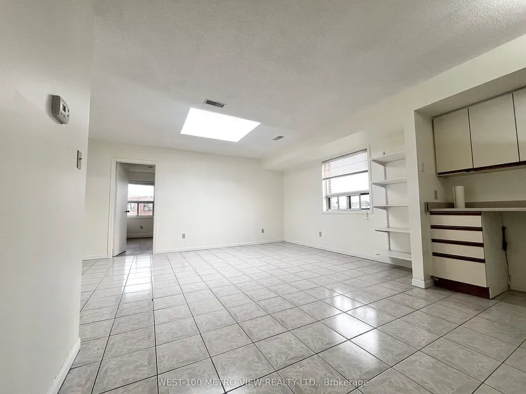 1686 Saint Clair Ave W #3A — Photo 3