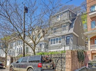 534 Undercliff Ave, Edgewater, NJ 07020