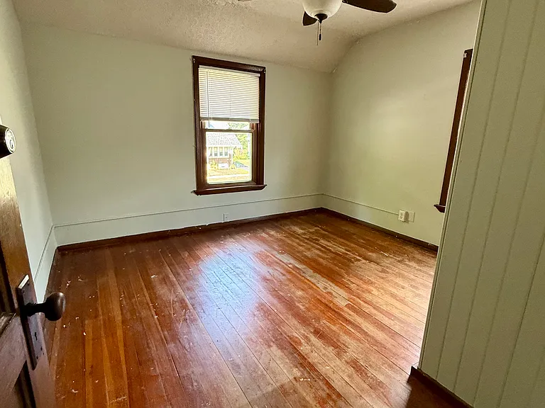 421 W College Ave — Photo 8