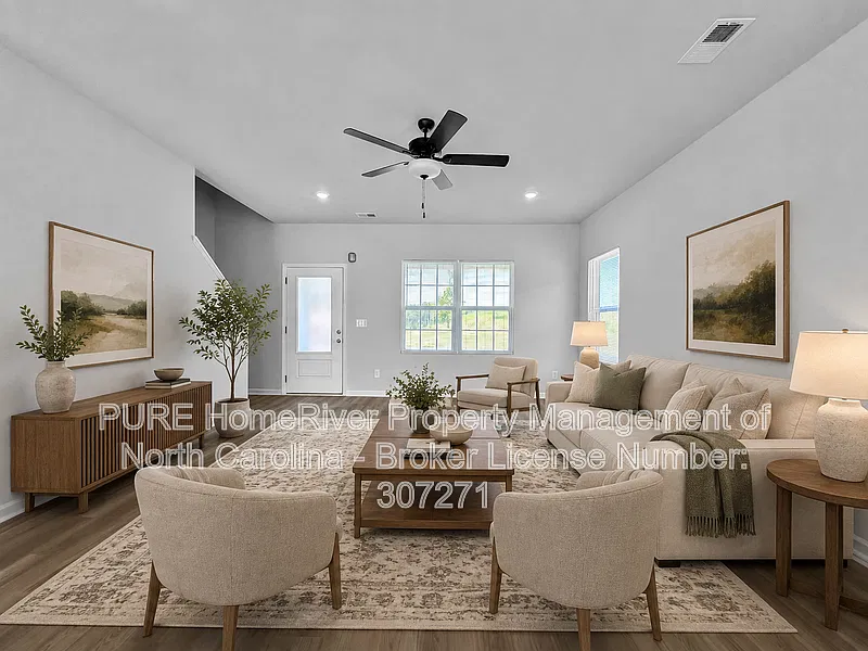 3 bed, 2.5 bath, 1742 sqft, $1,945 — Photo 2