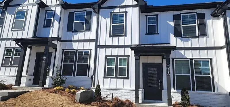3 bed, 2.5 bath, 1460 sqft, $1,850 — Photo 2