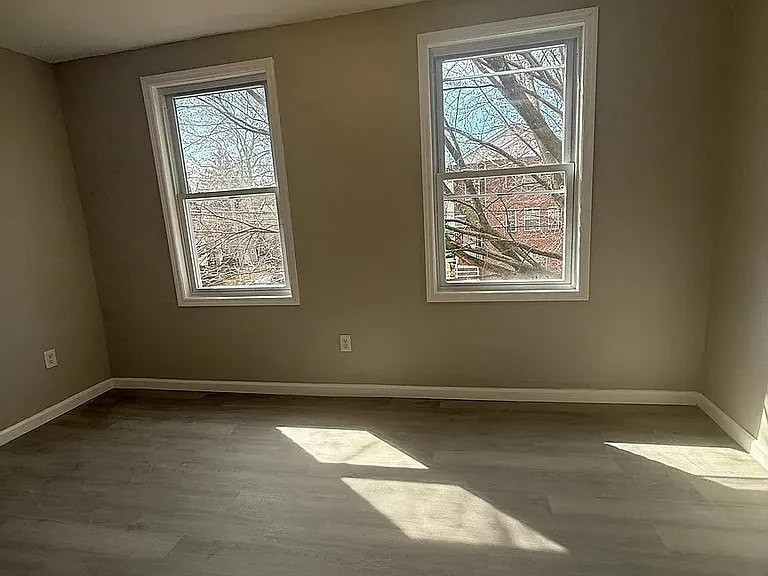 291 W Runyon St #B — Photo 1