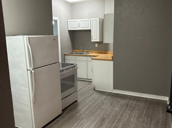 514 Loras Blvd APT 3