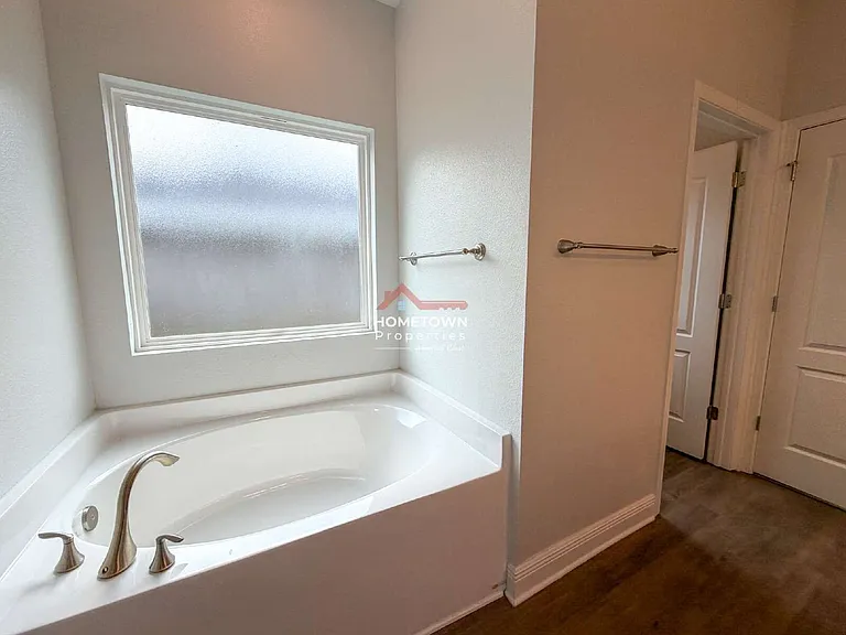 3613 Conley Dr — Photo 18