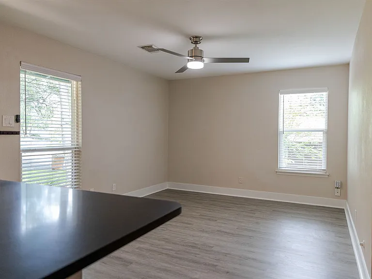1507 Grayford Dr — Photo 12