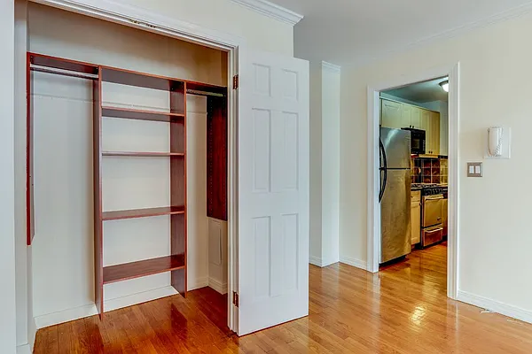 Sold by Redfin Real Estate | media 6