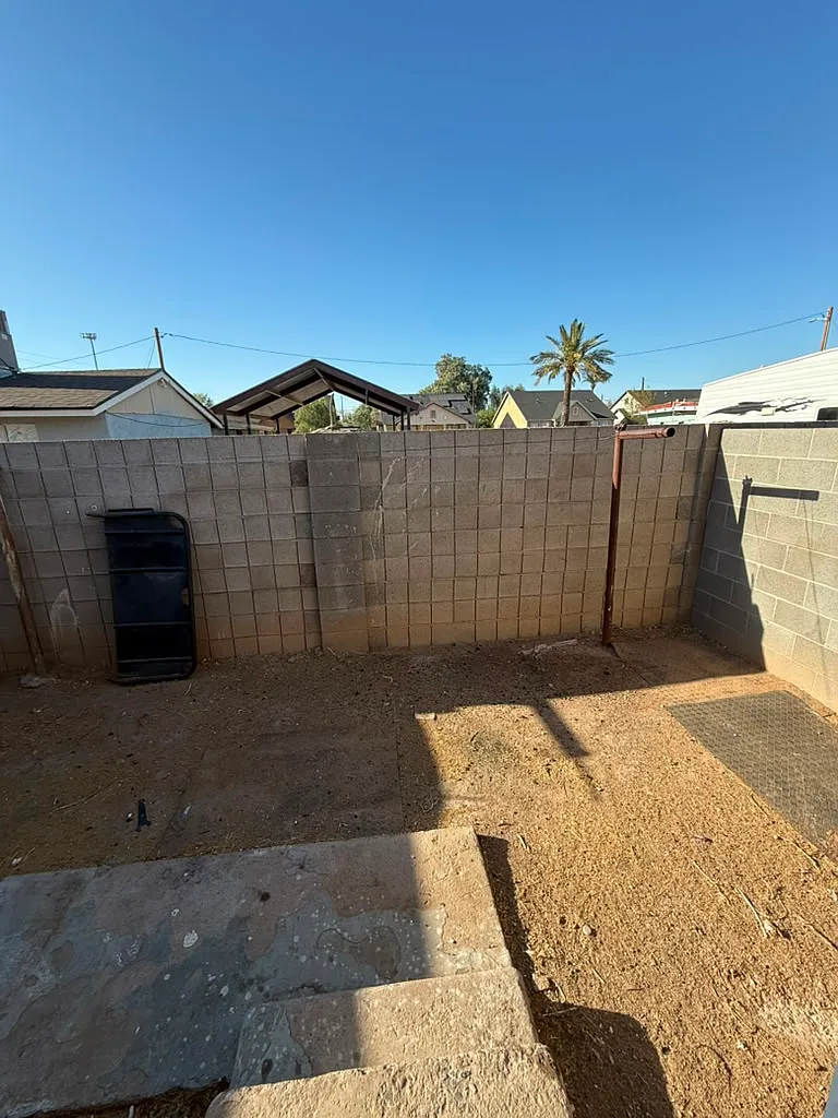 48 W Tamarisk — Photo 4